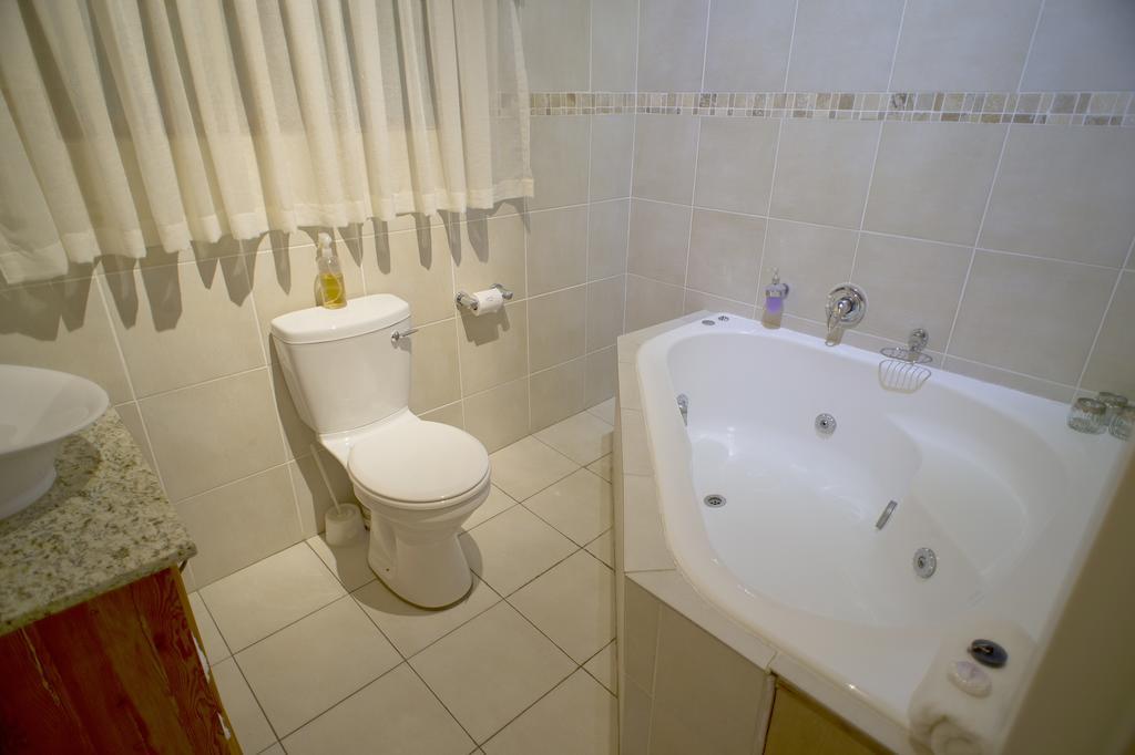 The Willows Guesthouse Bloemfontein Room photo